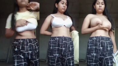 Assam sexy girl nude boobs and hot pussy leak video