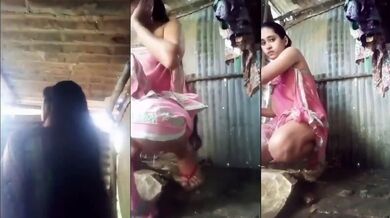 Poor oriya girl showing pussy while taking bath