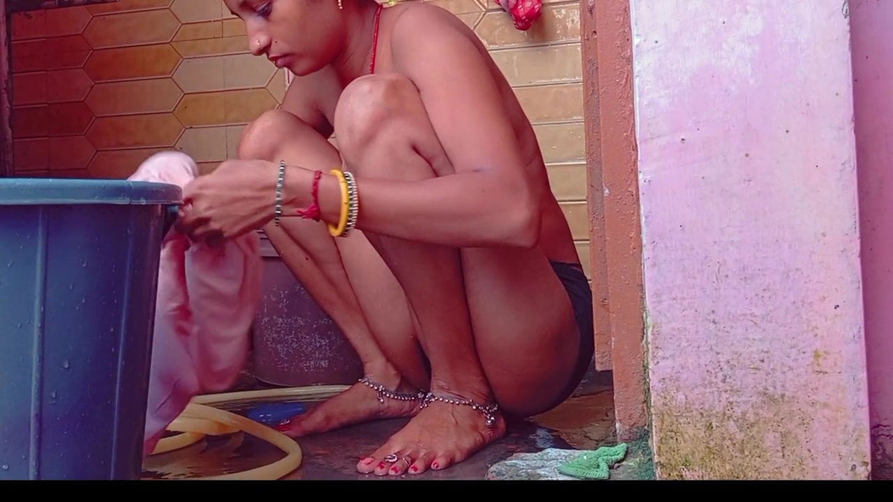 Full nude girl viral mms in bathroom