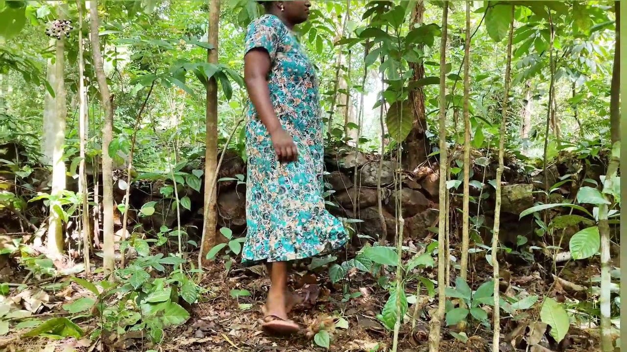 My Girl Friend Pissing in Jungle I See Her Big Pussy and Big Boo