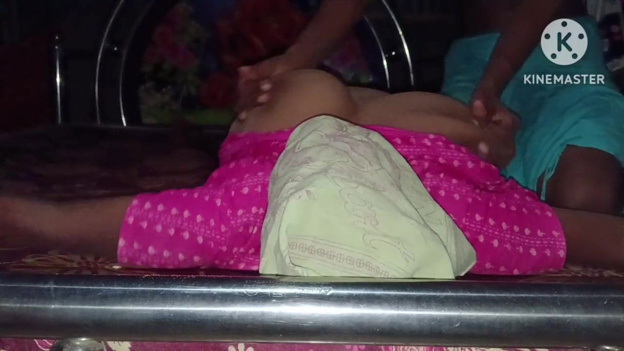 Desi hot bhabhi ki gand aur chut chudai ki