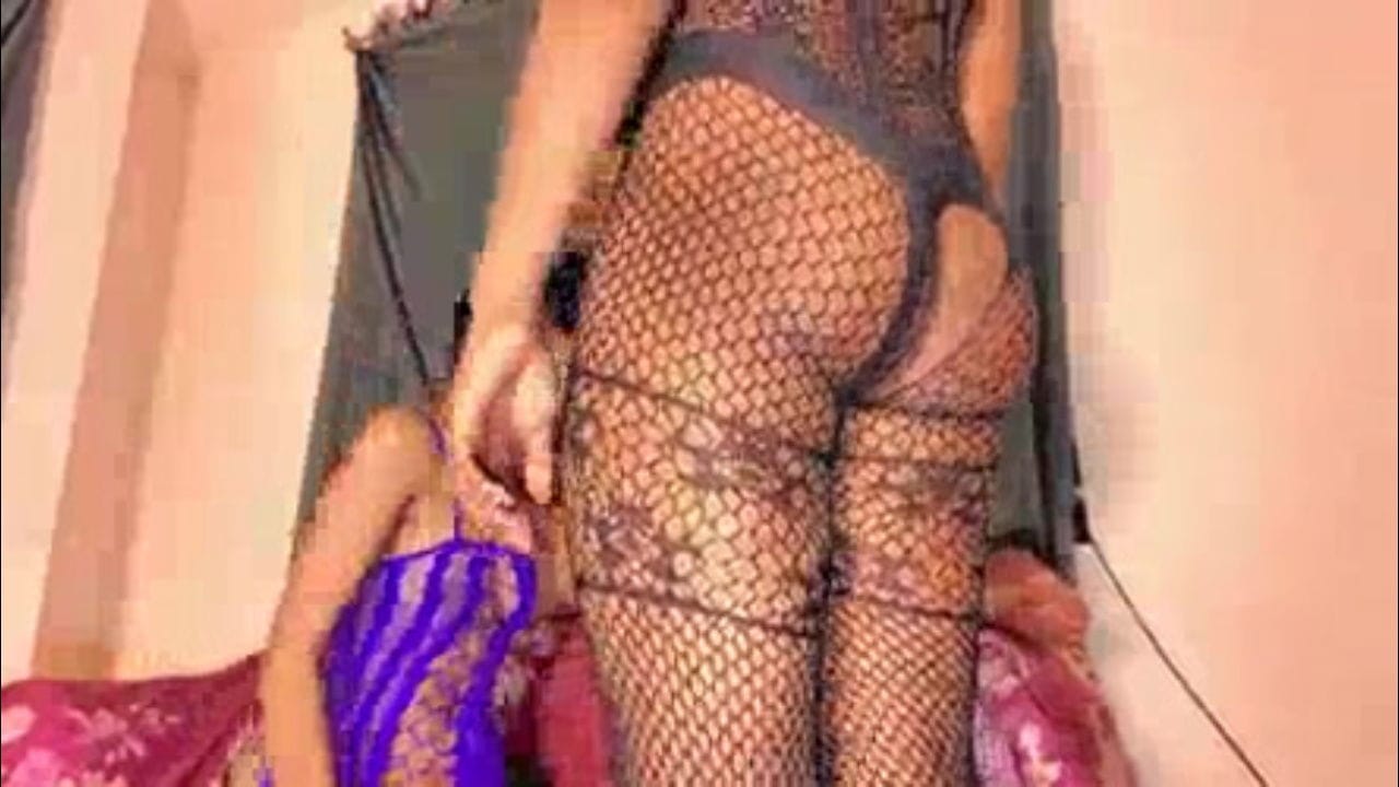 best Threesome fucked his sister-in-law and wife on the same bed, at home