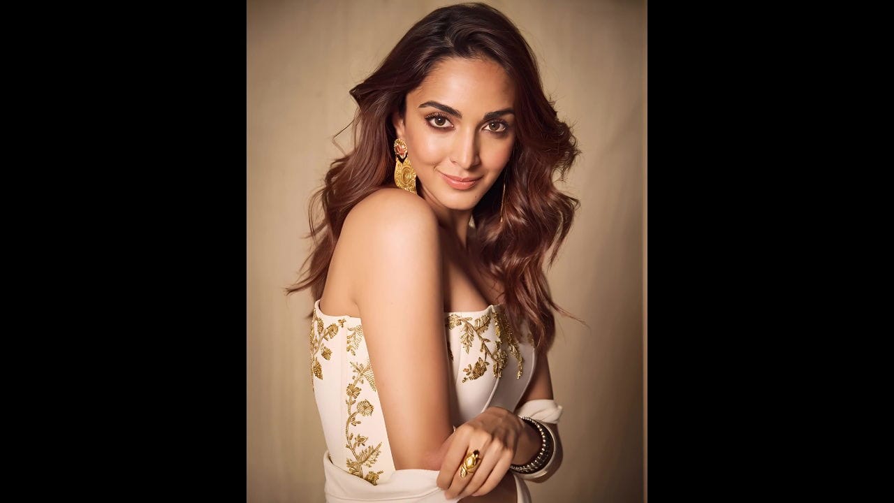 KIARA BHABHI HORNY BABE STRIP NAKED AI EDIT VIDEO TEMPTING 2