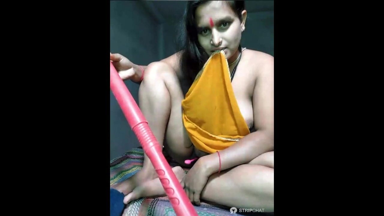 Bhabi On Cam show Inserting Broom in Pussy 2