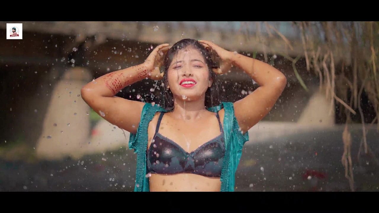 VERY HOT – Cute girl boobs grabbed & navel kissed, super hot show in bra & panty 2