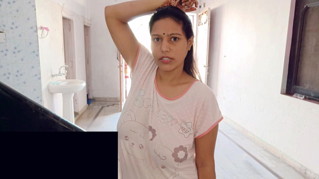 Busty desi lady huge tits hanging in white tshirt wihtout bra and nipples 2