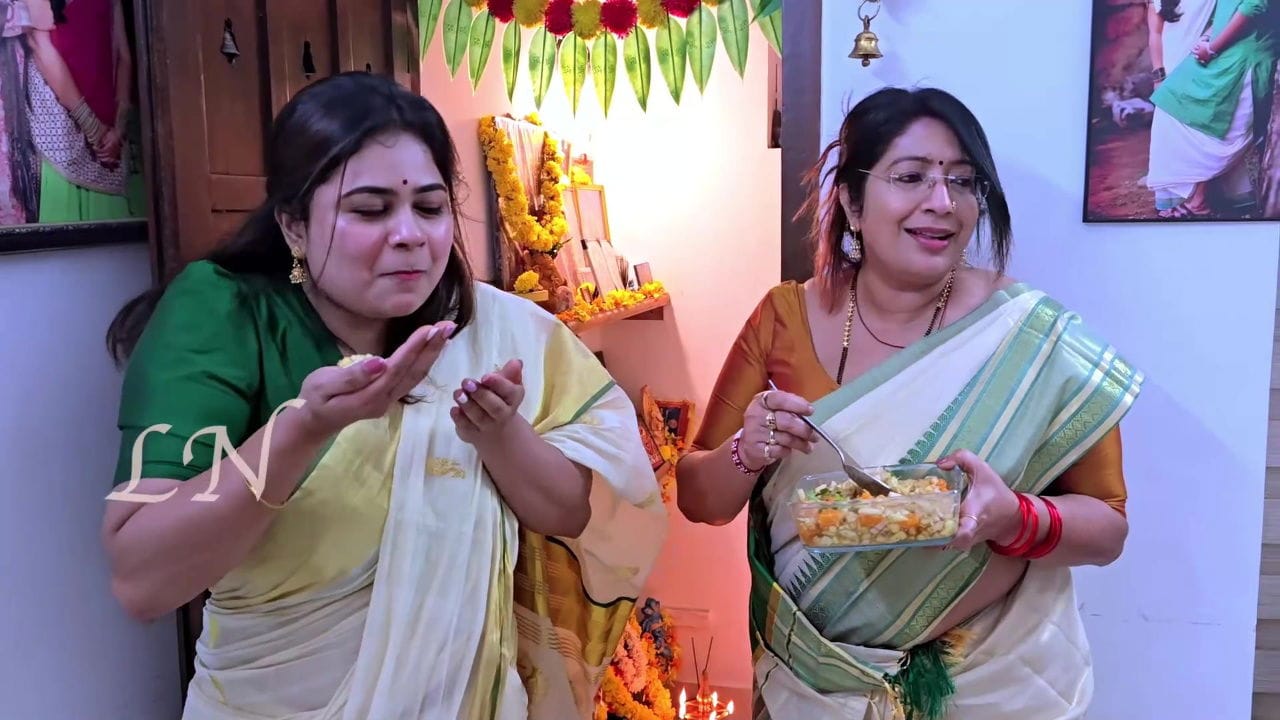 Lekshmi Nair Huge Boobs closeup and Biss ass and tummy in saress 2