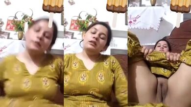 Muslim village bhabhi fingering her fluffy pussy