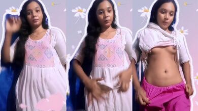 New camgirl babe shows desi hairy pussy