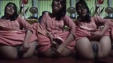 Local boudi having long brinjal in her chut