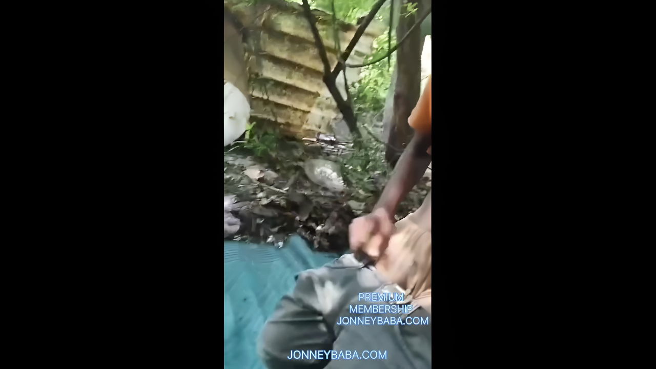 Viral Desi Group Fuck in Khet: Aunty Mistaken for Randi and Choda by All – Desi49 MMS