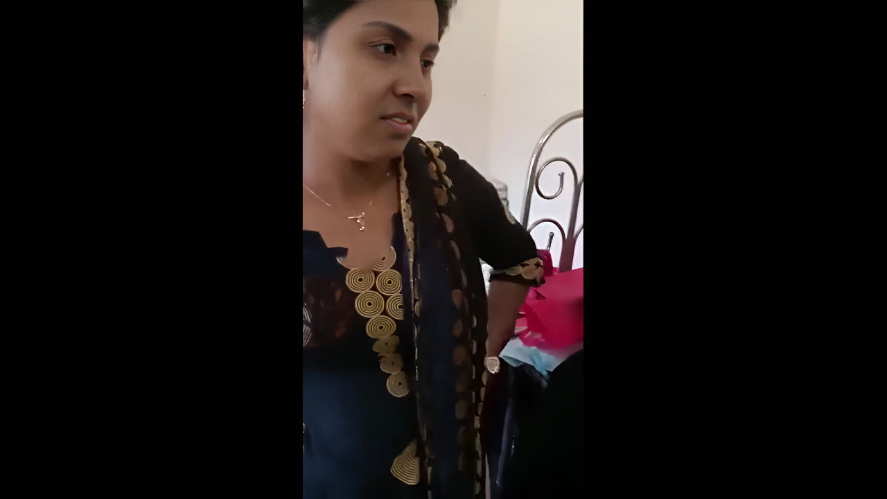 Viral Desi49 Aunty Bhabhi MMS Scandal in Hot Indian Web Series Clips