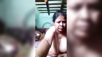 65 years old aunty showing fat pussy in selfie