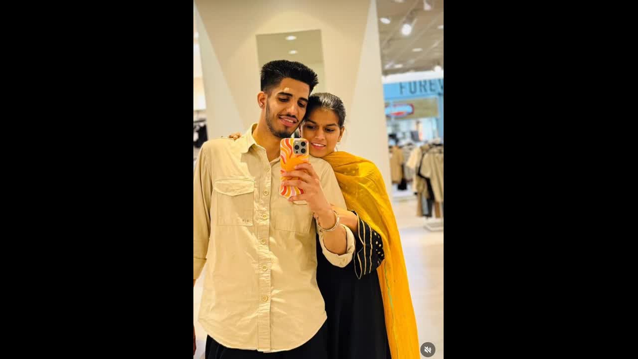 Steamy Punjabi Babe’s Desi MMS with Two Guys – Viral Desi Clips Sensation