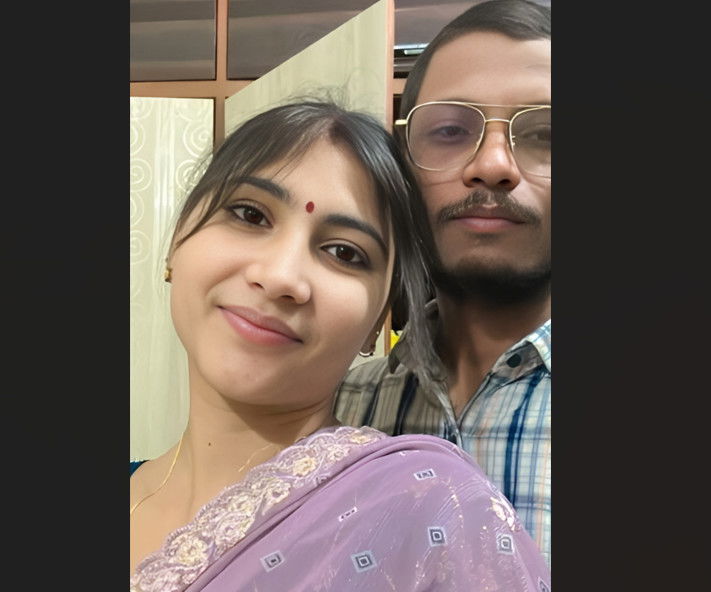 Steamy Desi Bhabhi Boobs Sucked by Loving Husband in Viral Desi Video