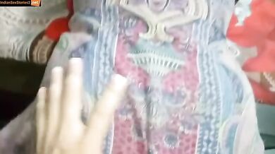 Muslim shabbo bhabhi fucked and cummed on her pussy