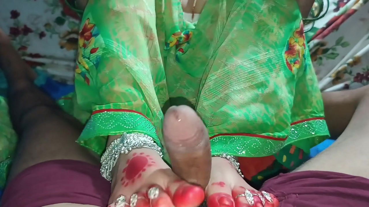 Devar Catches Bhabhi Peeing in Bathroom and Fucks Her Hard in Bedroom – Desi49 Viral Clip