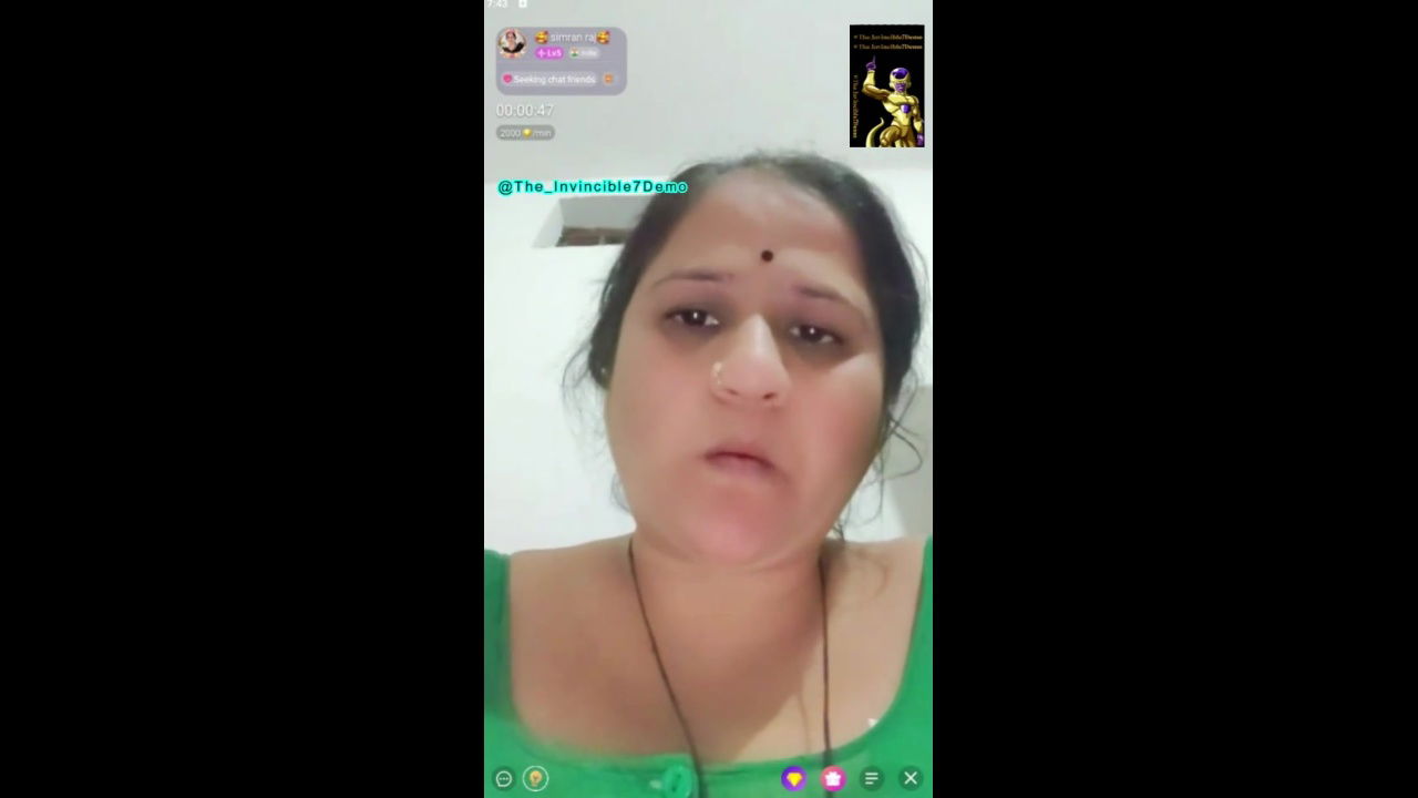 Siman Raj’s Hottest Desi Moments You Can’t Miss!