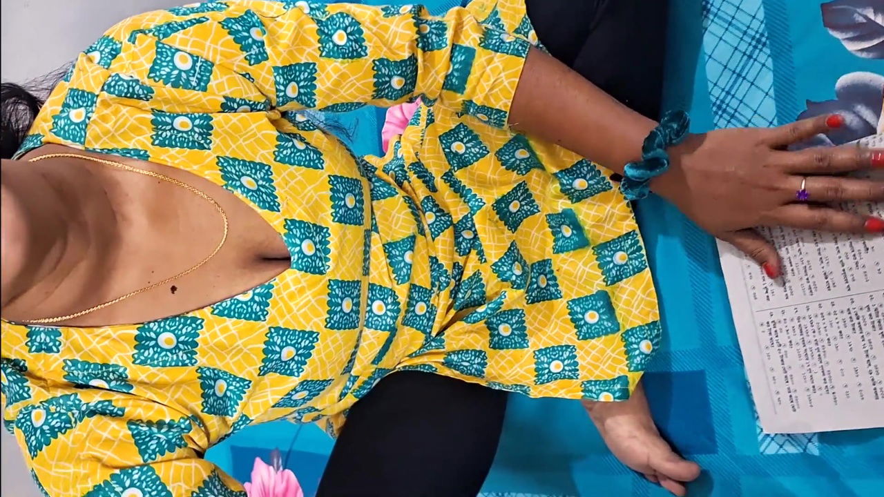 Hot Bhabhi Teacher’s First-Time Seduction: Student Fucks Indian Homemade Desi Video