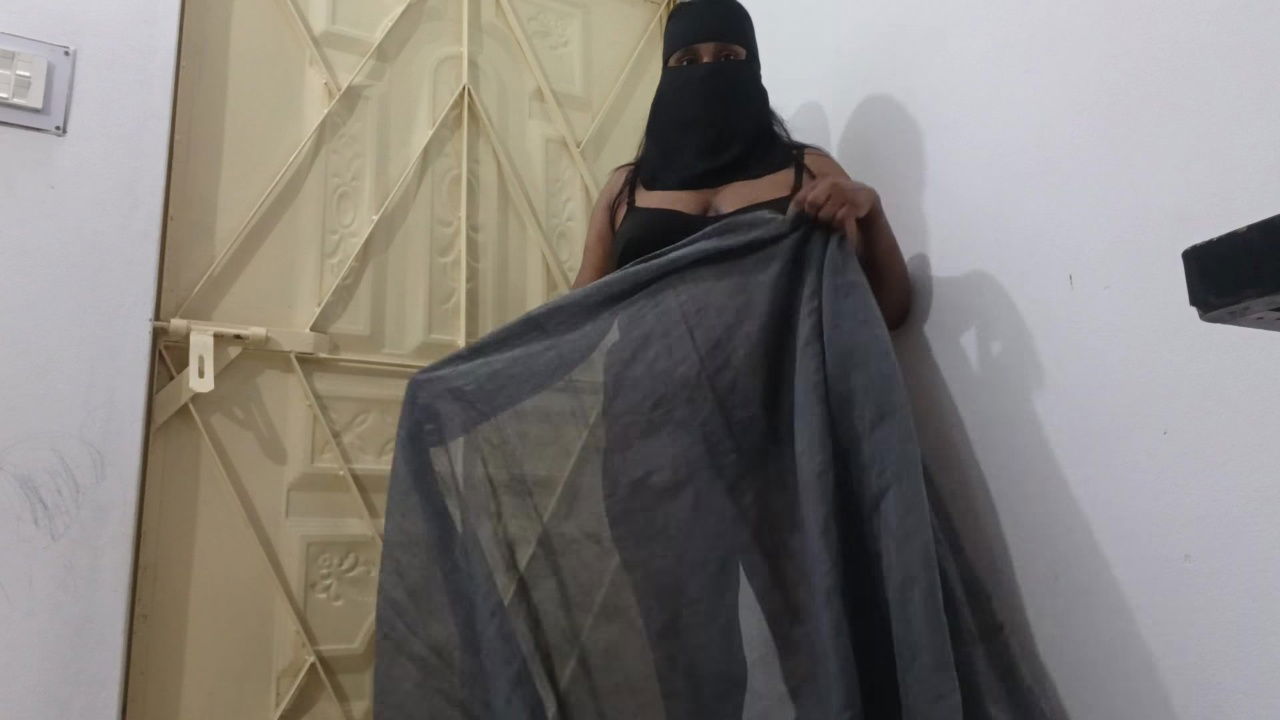 Desi Girl Dances to Chancee in Viral Desi Clip