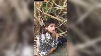Desi girl caught fucking in sugarcane farm