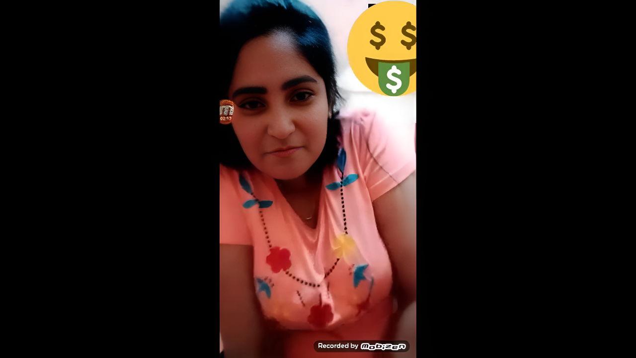 Steamy Nude Video Call with Seductive Desi Bhabhi – Viral Desi MMS on Desi49
