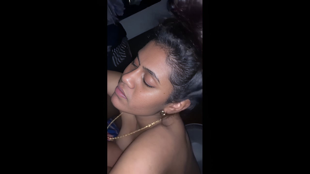 Cheating Bhabhi’s Hot Desi MMS Sex Scandal – Viral Desi Clips on Desi49