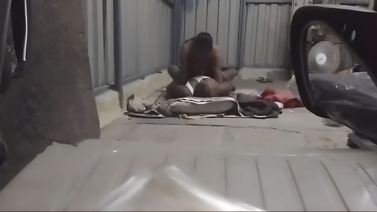 Desi49 Aunty Steamy Garage Sex – Viral Desi MMS Video