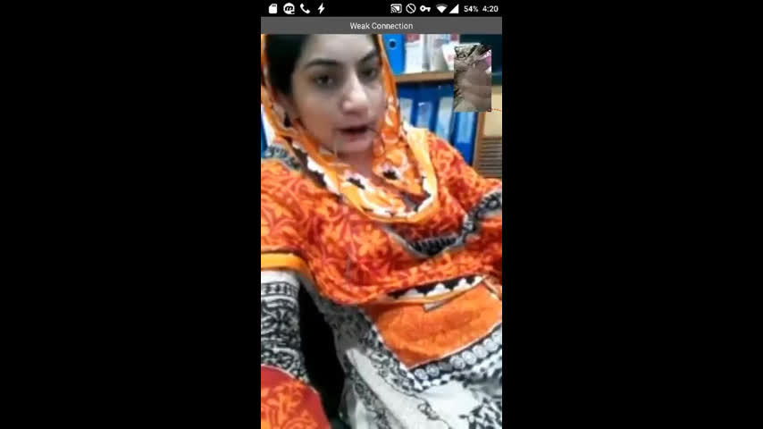 Viral Desi Video: Horny Paki Bhabhi Gets Wild on Office Night Shift VC