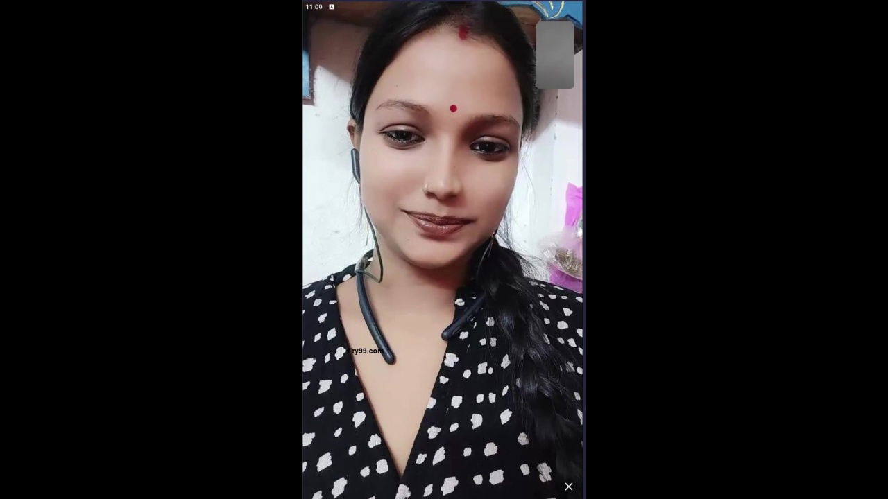 Kiya Roy: Viral Desi MMS of Seductive Aunty and Bhabhi in Hot Indian Web Series
