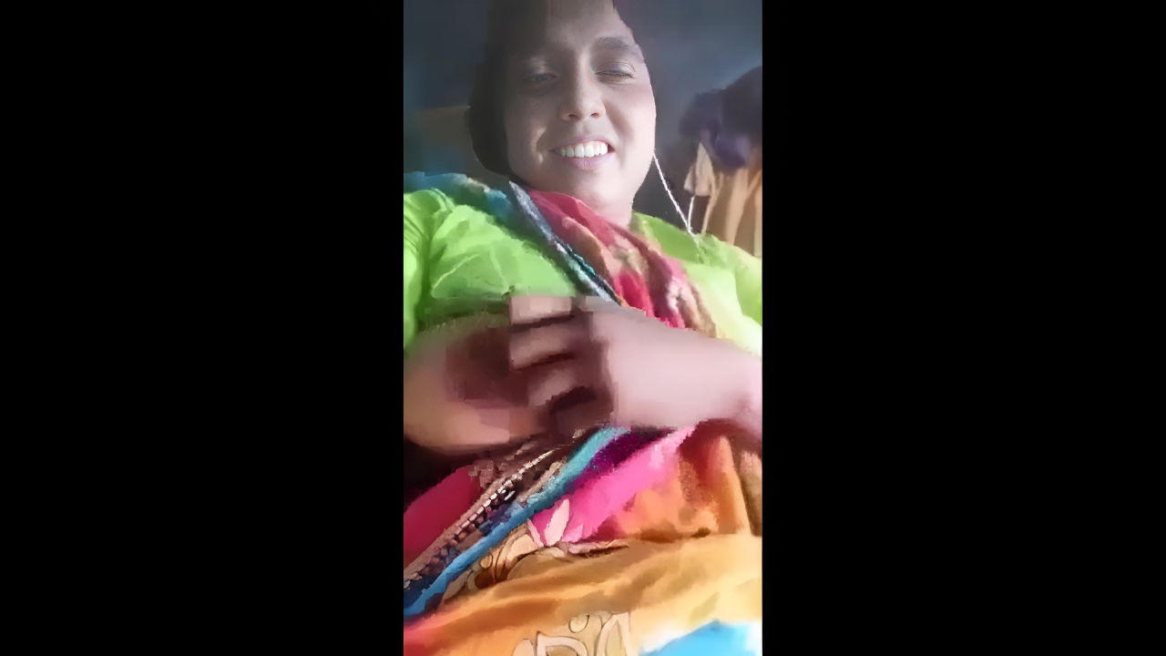 Sexy Bengali Bhabhi Live Cam Show – Hot Desi Video & MMS